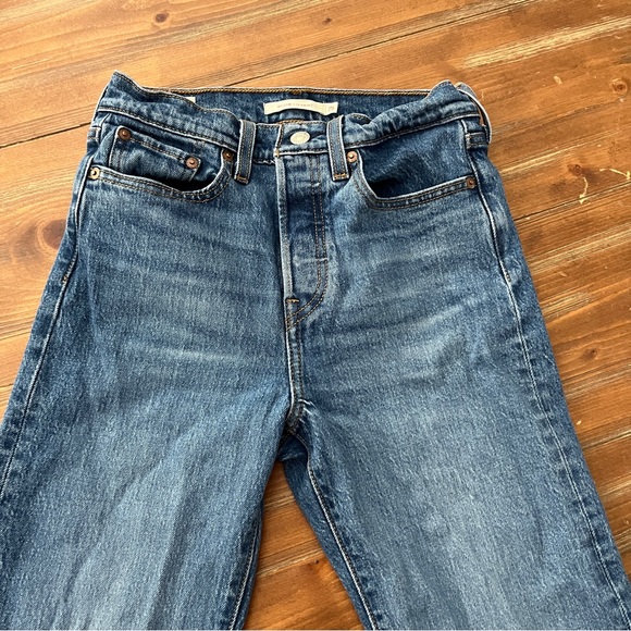 Levi’s wedgie straight button fly jeans. 25 - Picture 3 of 7